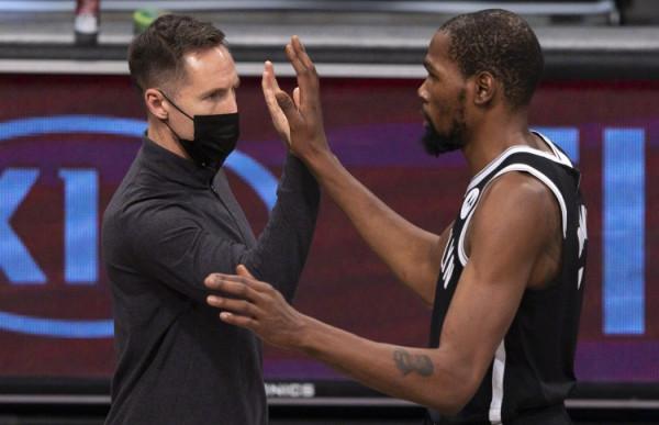 NBA：同樣是被當寶寶打，湖人隊與籃網隊的區別