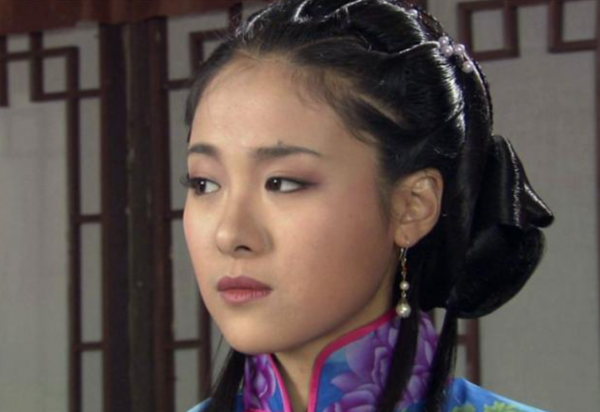 沈傲君：因賽西施爆紅，與聶遠相戀10年，為何轉身嫁給乾隆後裔