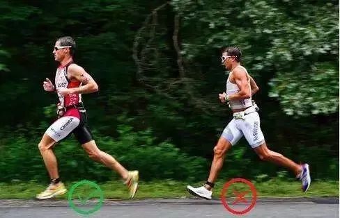 前腳掌落地OR後腳掌落地 帶你解密跑步時正確著地方式