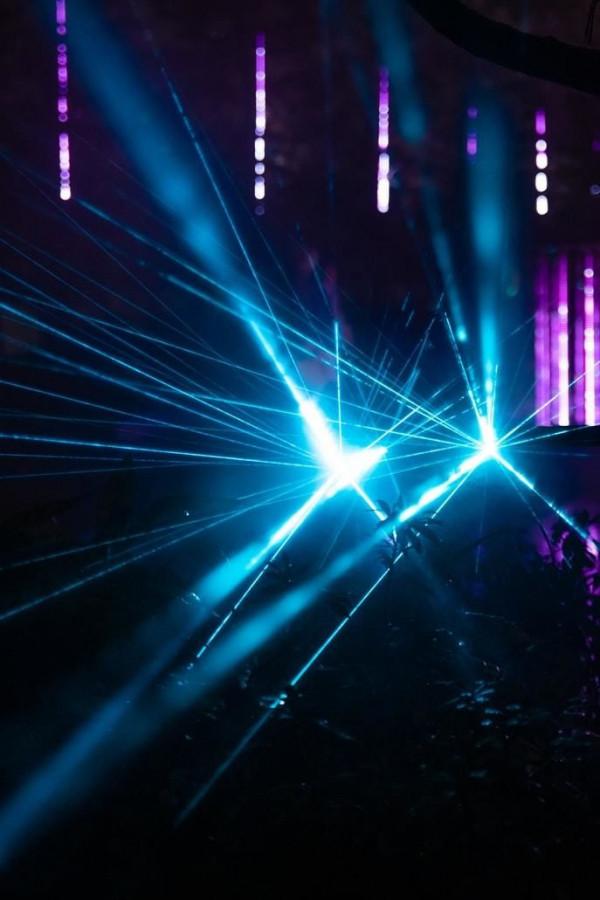 你知道手機是不能直接對著太陽或者鐳射直接拍照的嗎? 你知道手機是不能直接對著太陽或者鐳射直接拍照的嗎?