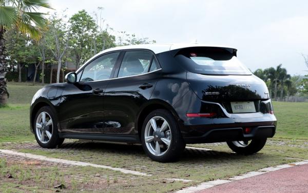 最獨到不過保時捷化外觀 好貓真值得所有女生買它? 最獨到不過保時捷化外觀 好貓真值得所有女生買它?