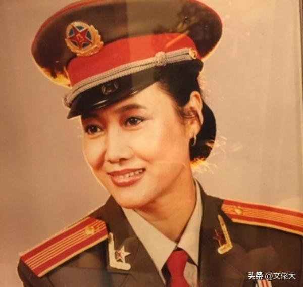 娛樂圈擁有軍人頭銜的明星，每個都不容易，徐璐讓人刮目相看