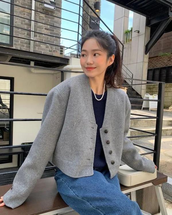 早春的第一件薄外套！小個子照著這樣穿，顯高又氣質