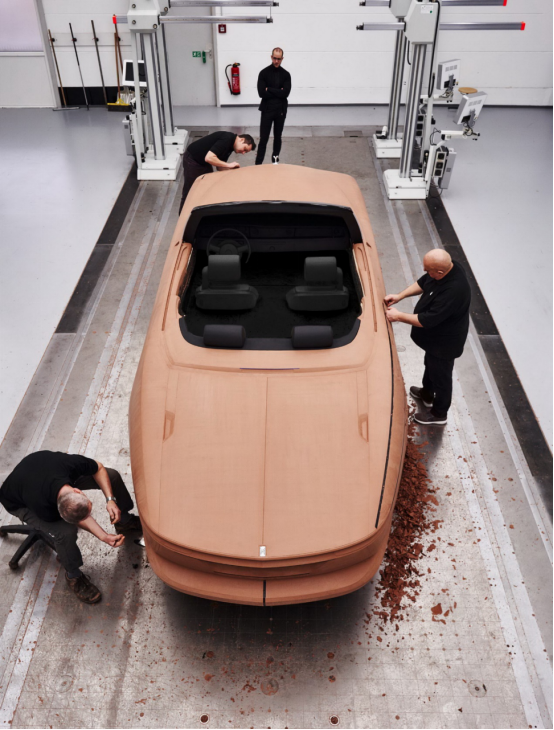 給自己定個&OpenCurlyDoubleQuote;小目標&rdquo;，勞斯萊斯浮影售價2800萬美元限量3臺