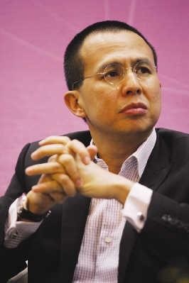 “豪門棄婦”梁洛施的悲傷，2年生3子，為何李家就是不娶她進門