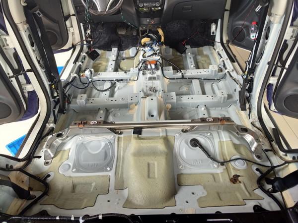 安靜生活 廈門靚車港日產奇駿汽車隔音改裝大白鯊