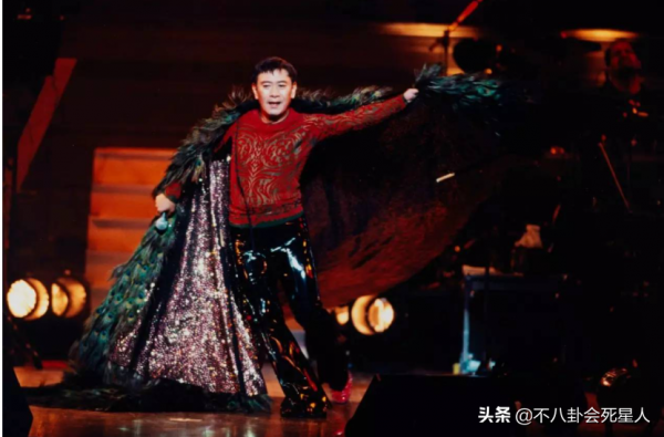 癱瘓靠救濟，老來得子，定居國外，9位香港歌壇天王命運大不同