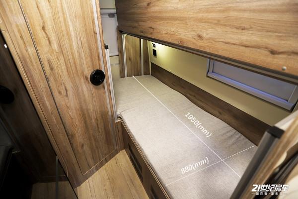 B型車沒空間？動力弱？5門4座3.0T動力+2床，衛航K590橡木房車