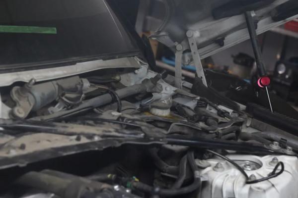 翻新一輛“破爛不堪”的路虎攬勝，匠心修復，滿血復活變新車