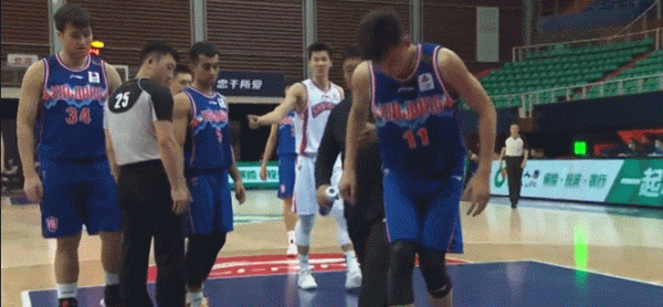 季前賽-王哲林首秀16+9齊麟於德豪皆傷退 上海5人上雙1分不敵新疆 季前賽-王哲林首秀16+9齊麟於德豪皆傷退 上海5人上雙1分不敵新疆