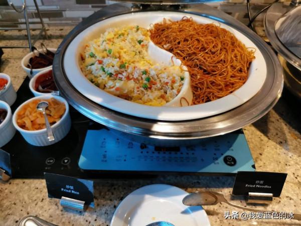 邊欣賞故宮景色邊吃早餐