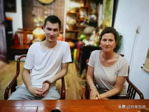 我,德國人,和爸媽在家吃四川火鍋,曾在四川讀書四年,想回中國 我,德國人,和爸媽在家吃四川火鍋,曾在四川讀書四年,想回中國