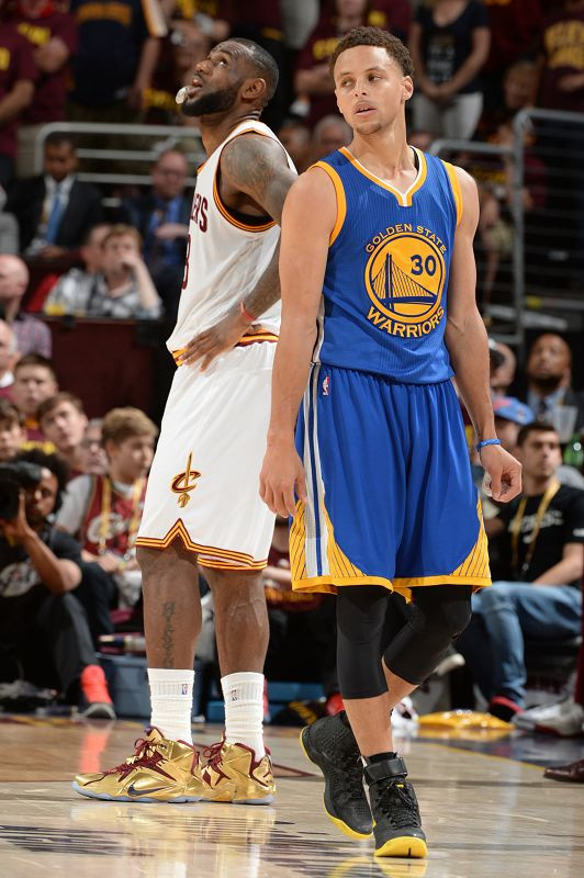 明明都是球星，詹姆斯為什麼喜歡招募？庫裡卻可以讓杜蘭特來投