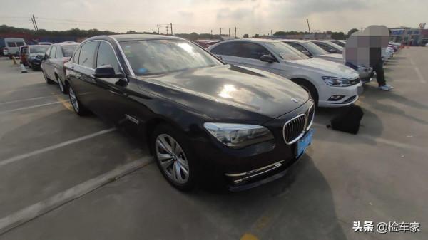 25萬撿到13款寶馬730?才看外觀就判了死刑,二話不說走人 25萬撿到13款寶馬730?才看外觀就判了死刑,二話不說走人