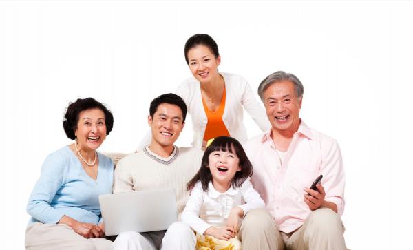 81歲奶奶的智慧養老：不去養老院，也不僱保姆，而是請兒媳照顧我