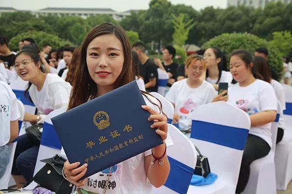 張雪峰透露,如果我家親戚上大學,我堅決不會讓他報考這些地方 張雪峰透露,如果我家親戚上大學,我堅決不會讓他報考這些地方