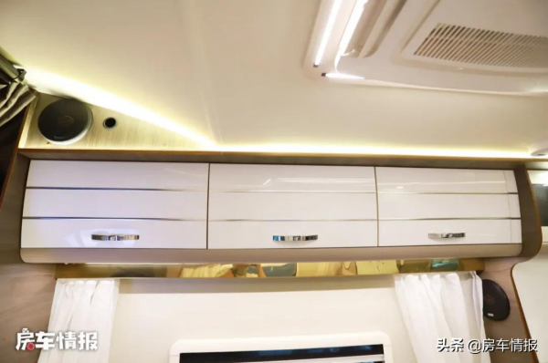 宇通娛樂版房車！首次用大客廳佈局，帶私人影院小孫子不會再無聊