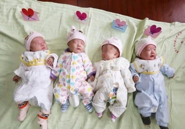 她拒絕減胎，冒著風險產下4胞胎，今全家幫忙帶娃的場景讓人羨慕