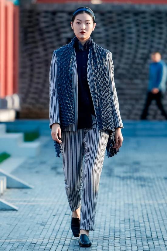 “凌龍×度兮”秋冬時裝釋出會亮相北京隆福文化中心 “凌龍×度兮”秋冬時裝釋出會亮相北京隆福文化中心