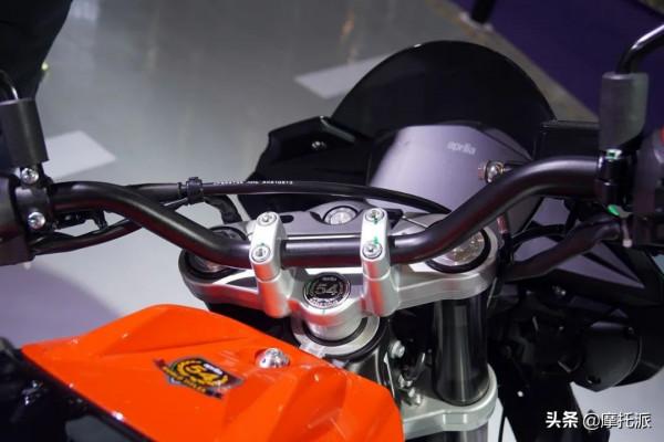 街車有兩種，能戰鬥的街車和其他街車