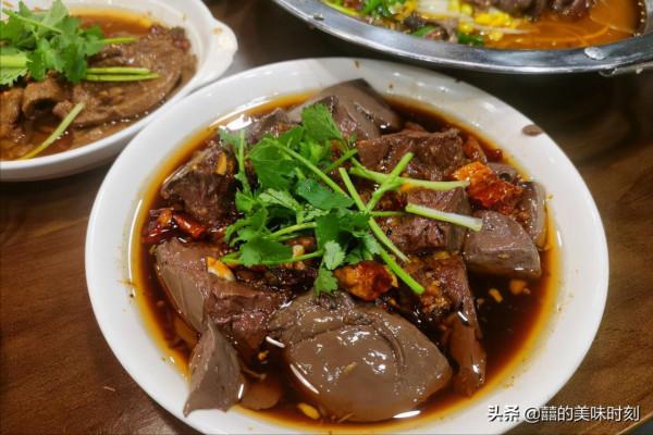 福建大哥太豪橫，16年只賣10道菜，四五十張桌子不搶吃不上