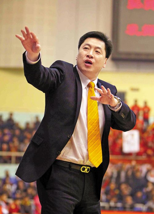 李春江帶領上海隊豪取兩連勝，淨勝對手60分，驚豔cba賽場