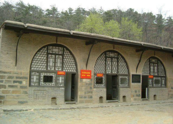 1948年毛主席遭精準轟炸,隨後司務長身首異處,一封電報揪出真兇 1948年毛主席遭精準轟炸,隨後司務長身首異處,一封電報揪出真兇