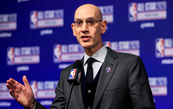 晚上22點35分，曝央視做草率決定，NBA球迷怒批，CBA成輸家