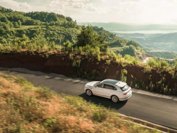 賓利的第一份新能源答卷,試駕添越PHEV 賓利的第一份新能源答卷,試駕添越PHEV