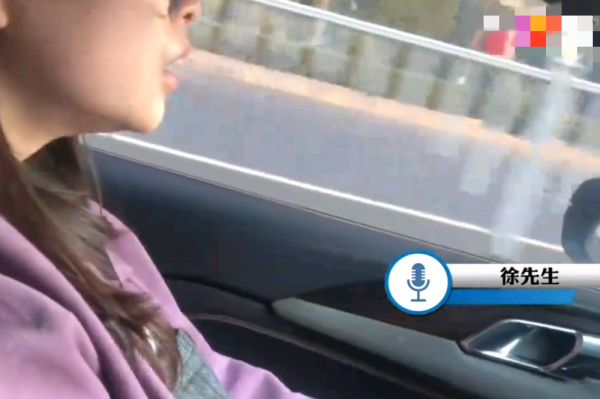 孕婦破水自己開車去醫院，丈夫不會開車坐副駕駛拍攝，網友：廢柴