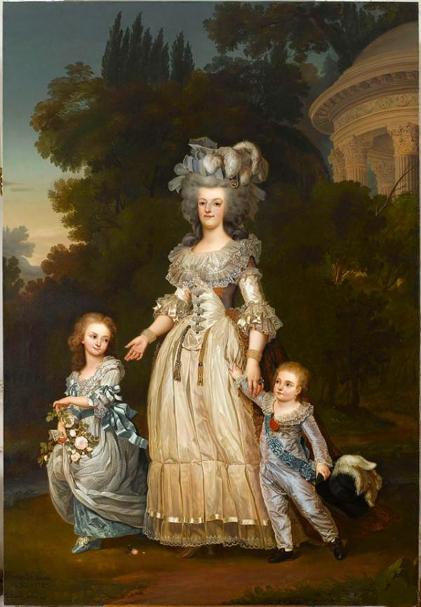 美貌王后瑪麗：分娩產女被圍觀，因揮霍錢財獲罪，39歲被送斷頭臺