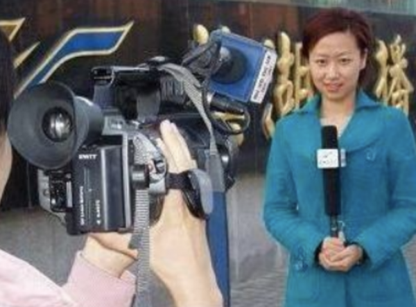 著名主持人魏笑：新婚24小時離世，丈夫至今未娶，父親仍在懷念她