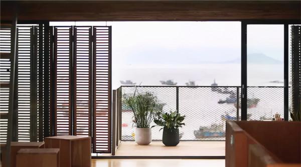 同樣花了130萬,爆改懸崖之上老破危房,真的太牛了 同樣花了130萬,爆改懸崖之上老破危房,真的太牛了