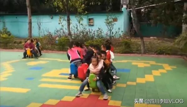 說說小孫女在一年之內上了三所幼兒園，轉三次幼兒園的事