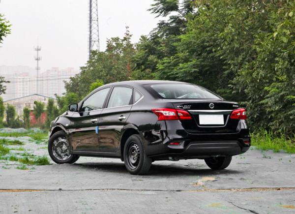 不到10萬買CVT版經典軒逸很香嗎?唯一短板是配置不夠高 不到10萬買CVT版經典軒逸很香嗎?唯一短板是配置不夠高