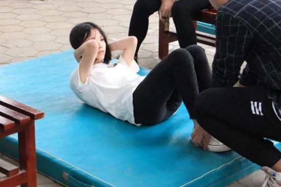 「最全最實用」仰臥起坐的訓練方法 「最全最實用」仰臥起坐的訓練方法