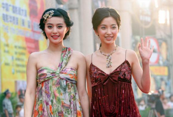 人前好姐妹,人後是仇人?這7對“死對頭”明星,永遠不會和好 人前好姐妹,人後是仇人?這7對“死對頭”明星,永遠不會和好