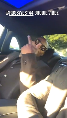 相當自律!戴維斯大婚之日,詹姆斯、威少訓練完後,才驅車前往 相當自律!戴維斯大婚之日,詹姆斯、威少訓練完後,才驅車前往