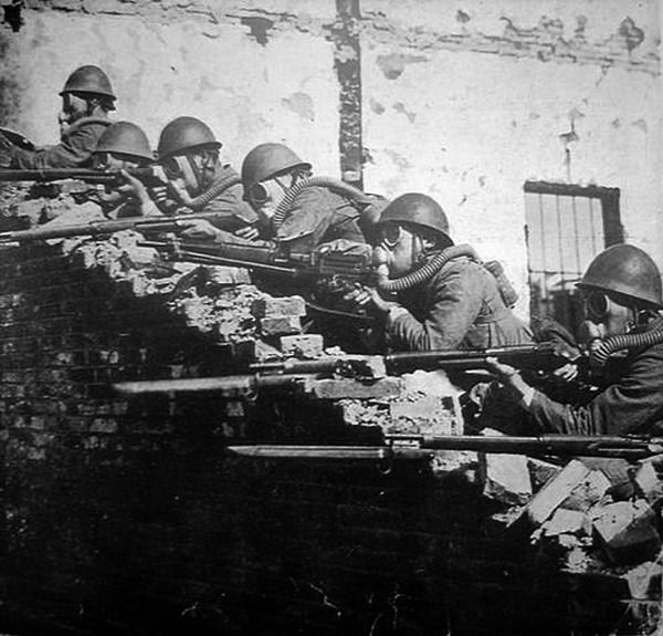 中國軍神：擊斃日本3.3萬，勝利後遭軟禁33年，至今棺槨未入土