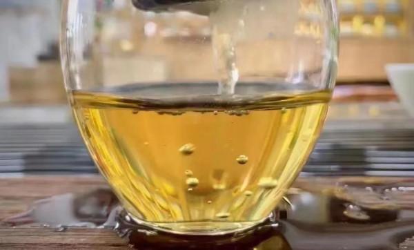 2016年梅相靖二級白牡丹 收藏價值高