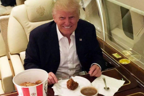看完特朗普的一日三餐，再看看普京的，網友：這差距真是太大了