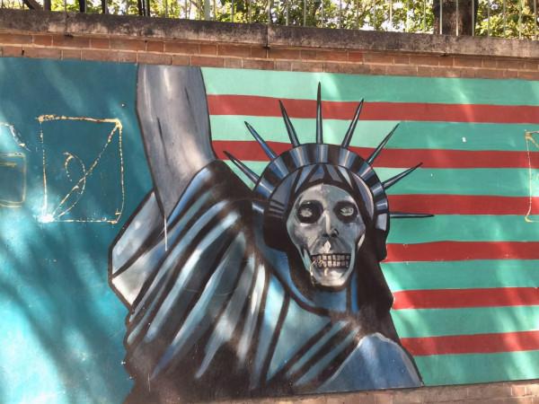 美國為緩解國內形勢經濟放水，通脹蔓延俄羅斯等23國，我國怎麼抗