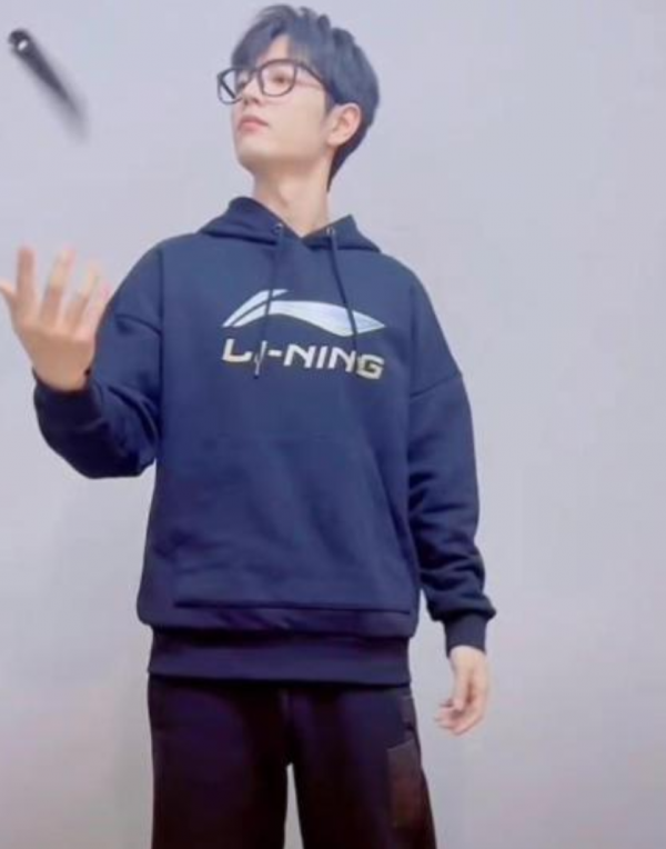 明星光劍變身哪家強？倪虹潔秀肌肉，辛芷蕾搞笑，肖戰無效換裝