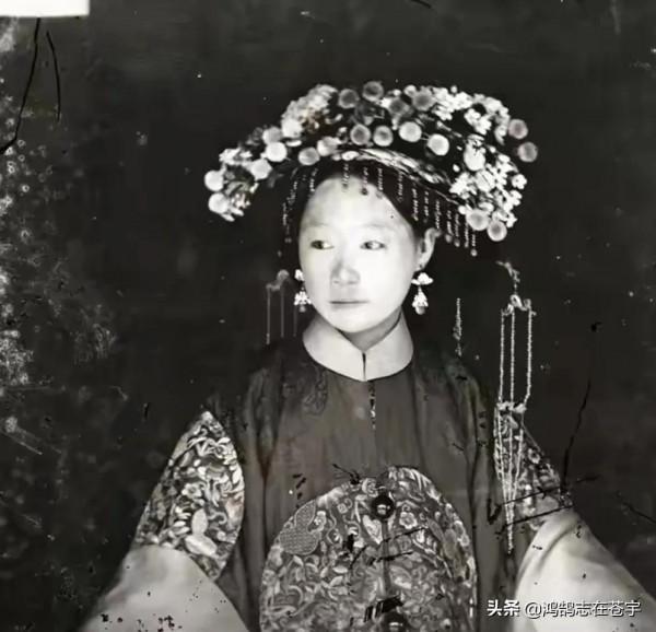 清末照片:新娘出嫁淚眼婆娑,李鴻章兒孫滿堂,肅親王府斷壁殘垣 清末照片:新娘出嫁淚眼婆娑,李鴻章兒孫滿堂,肅親王府斷壁殘垣