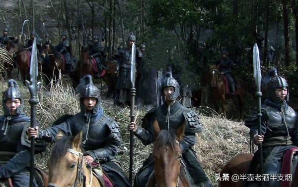 馬超一戰斬殺的兩員大將,正史也有記載,呂布孫堅都曾被他們打敗 馬超一戰斬殺的兩員大將,正史也有記載,呂布孫堅都曾被他們打敗