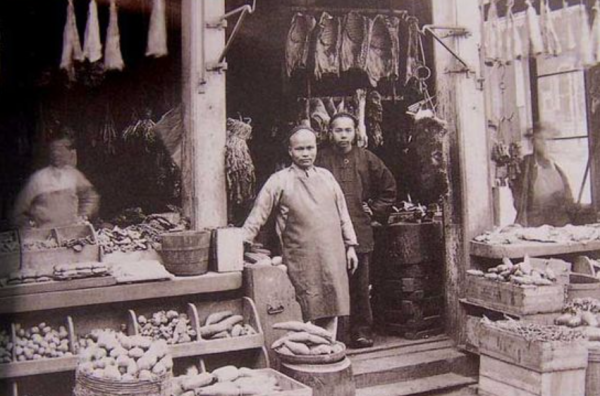 一位虛構的中國女英雄，被美國傳頌百年，至今還拿她吸引中國遊客