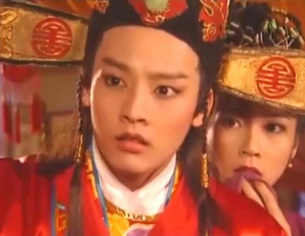 八版寶玉寶釵大婚，誰成就了“金玉良緣”美名，誰陰氣森森像鬼片