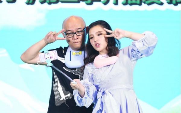 孝順的謝依霖：28歲嫁經紀人，30歲生二胎，成名後為父母買房