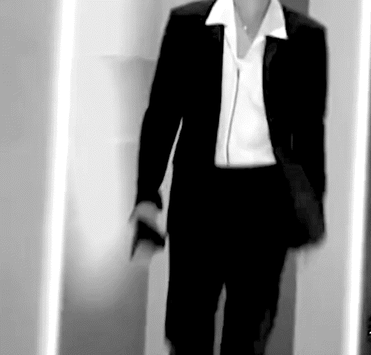 肖戰好牛好像他也是第一個破400億500億600億700億800億的明星吧 肖戰好牛好像他也是第一個破400億500億600億700億800億的明星吧