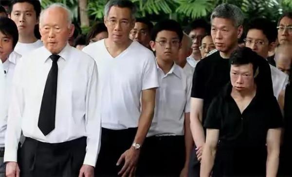 李瑋玲: 強悍到手撕總理哥哥, 目睹父親逝後椅子被移走, 卻崩潰到哭 李瑋玲: 強悍到手撕總理哥哥, 目睹父親逝後椅子被移走, 卻崩潰到哭